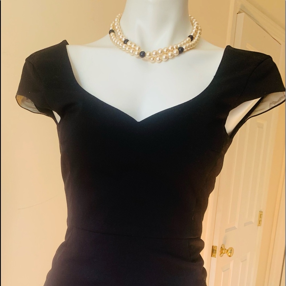 Like New H&M Dress Womens Black Sleeveless Sheath Dress ; Size 4